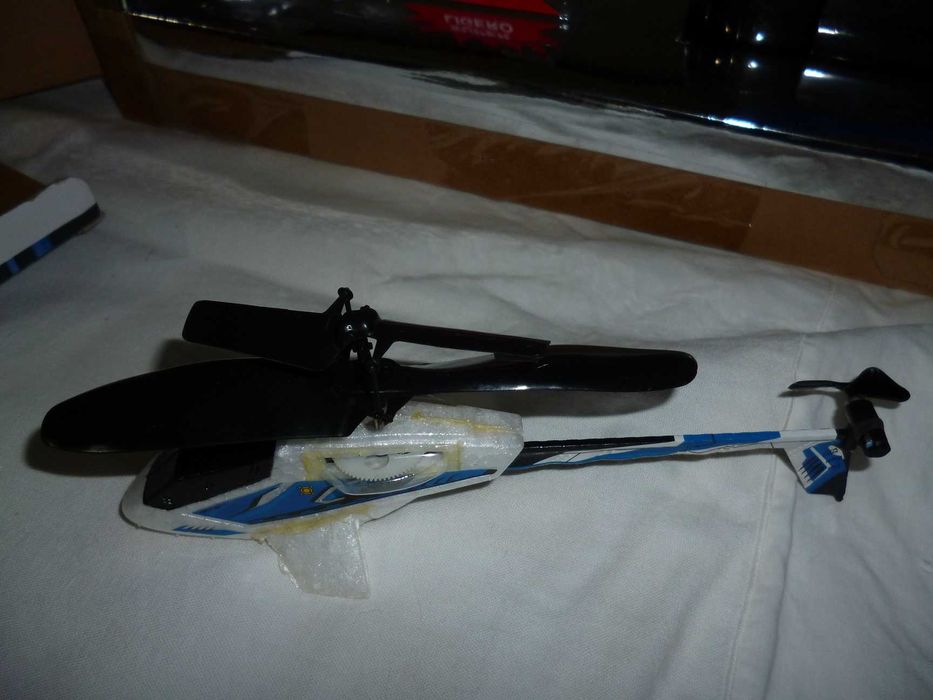 Remote-Controlled Helicopter Silvelit64550641133827121