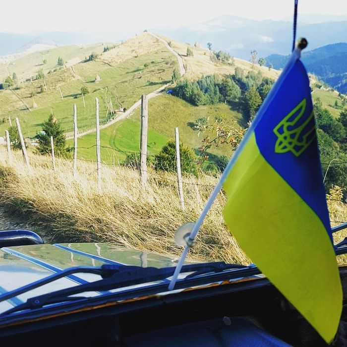 Перевезення пасажирів 8- 9місць вантажне перевезиння