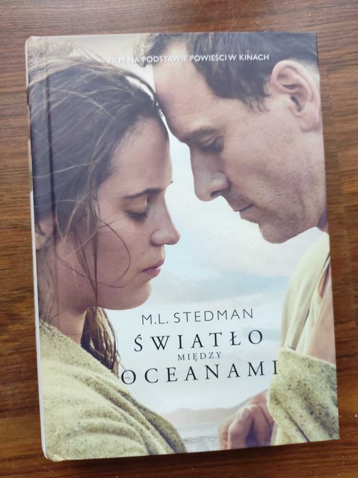 M.L. Stedman. Światło między oceanami
