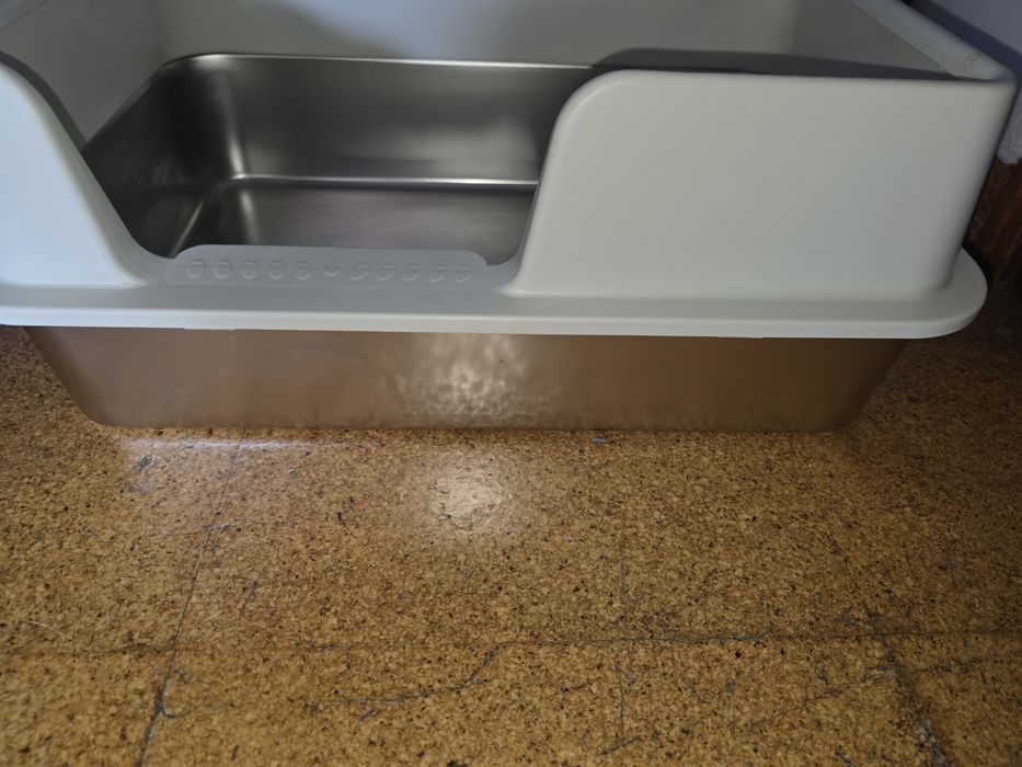 Vendo Caixa de Areia para gatos em Aço Inox