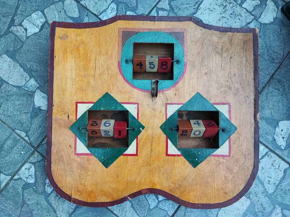 Drewniana tablica,do punktowania do gry typu pinball,1930 r.