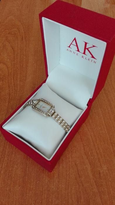 Zegarek damski AK Anne Klein
