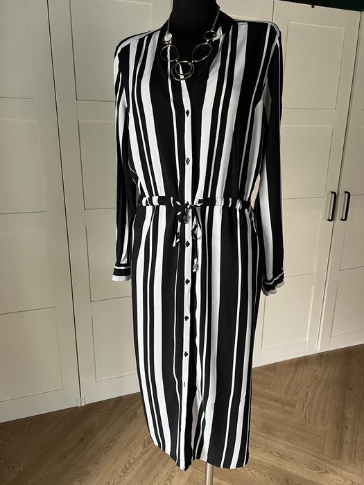 Czarno biała sukienka szmizjerka w paski z wiskozy rozmiar 44 Kappahl