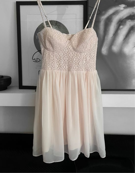 H&M 38 sukienka pudrowy róż gorsetowa  koronka tiul wesele