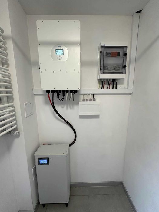 Zestaw fotowoltaiczny hybrydowy Deye 12kWh + Magazyn energii 16kWh
