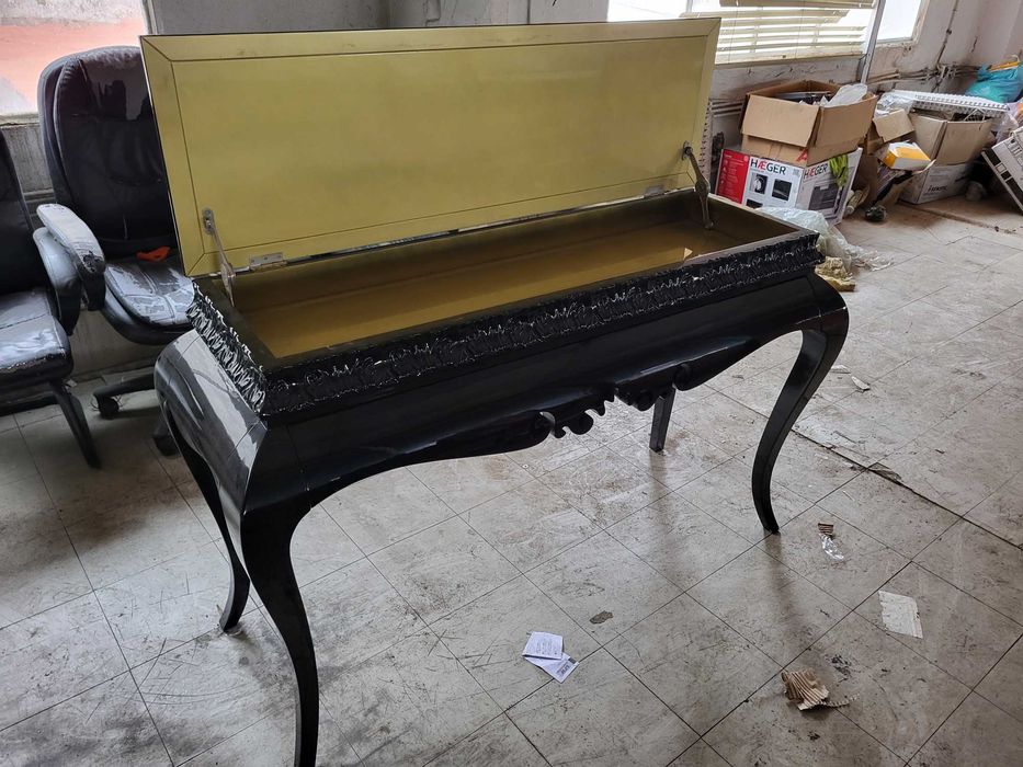 Vendo aparador lacado a Preto