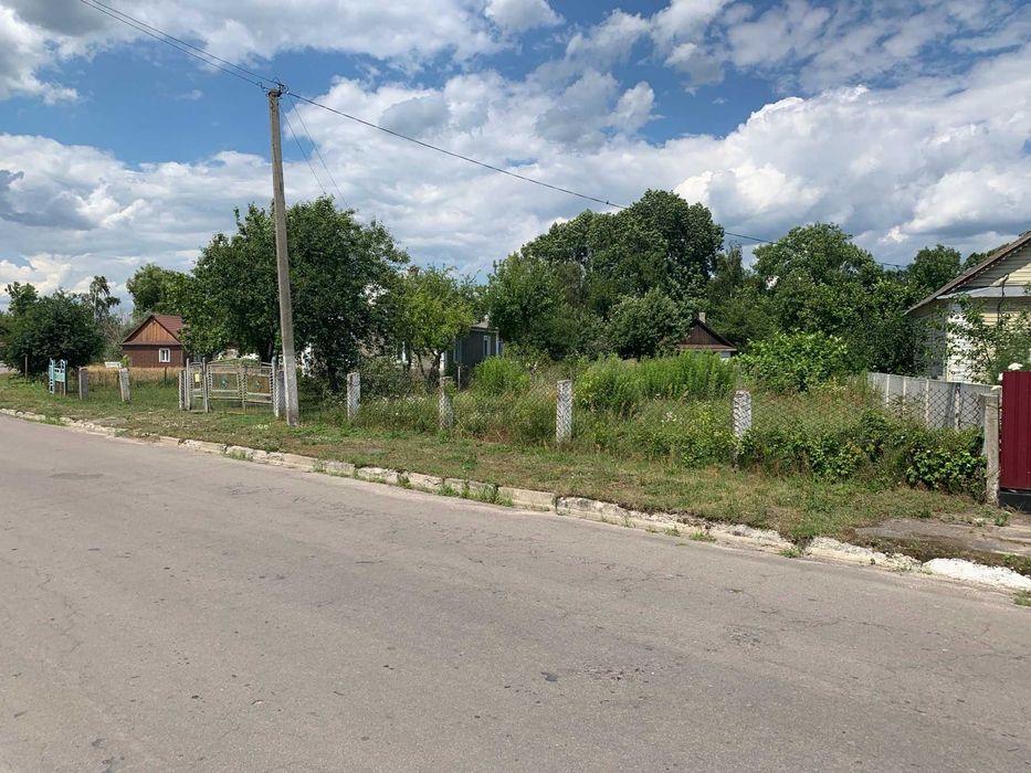 Будинок під реконструкцію з ділянкою в селі Ремель