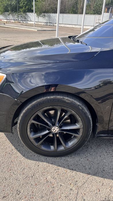 Продам Volkswagen Jetta 2015 года, 1.8 бензин