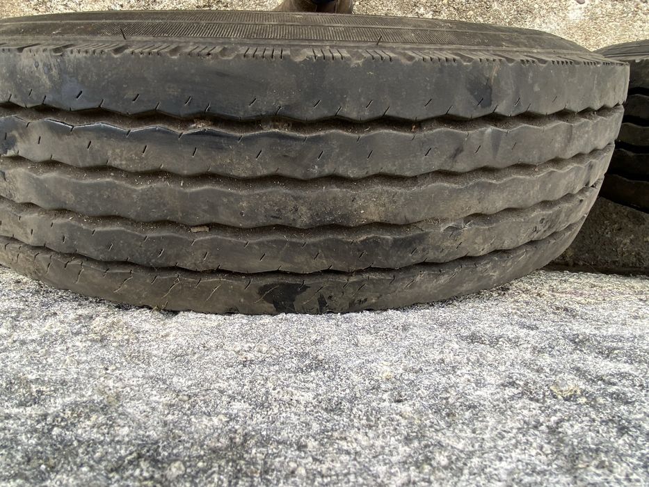 Jantes e pneus 7.00R15 Toyota dyna