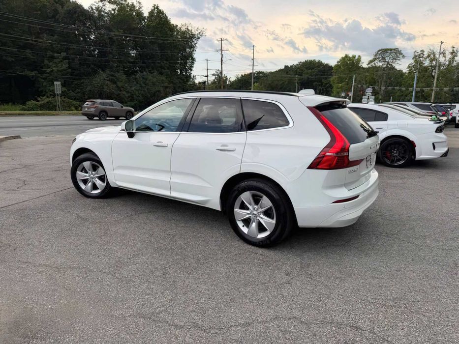 Volvo XC60 B5 Momentum      2022