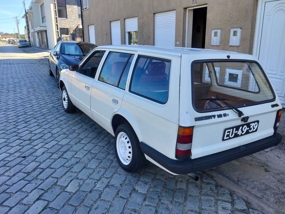 Opel Kadett ,1.3 deluxe