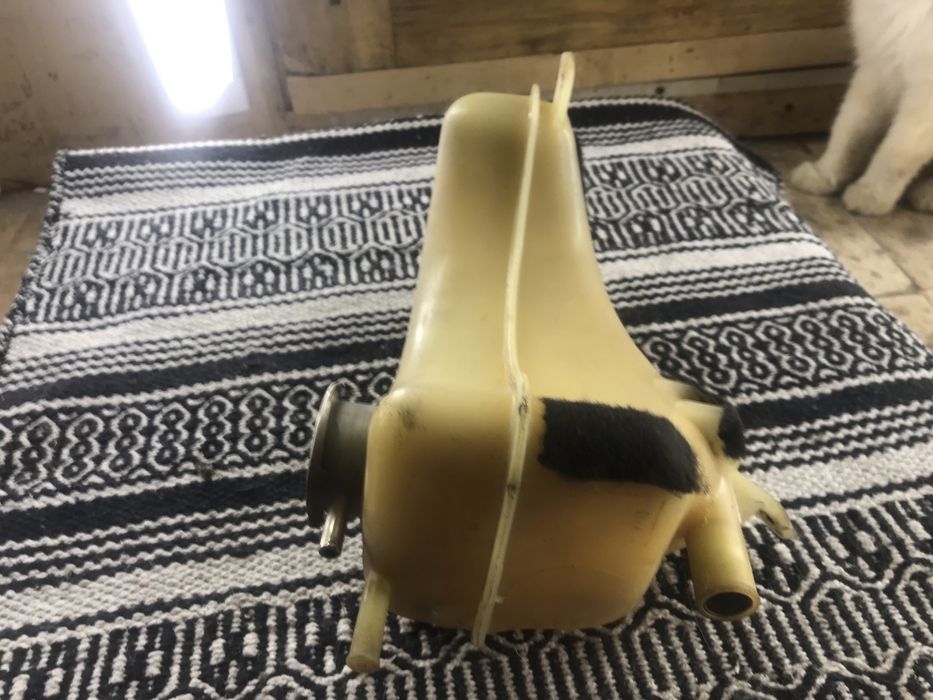 Расширительный бачок ford sierra мк1