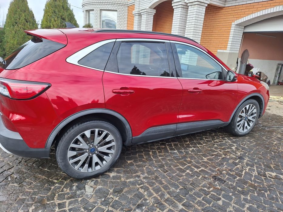 Ford Escape Titanium hybrid
