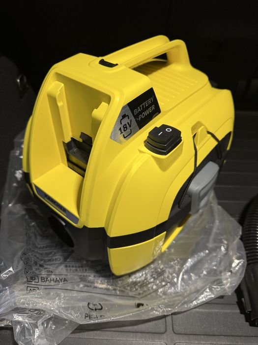 Akumulatorowy odkurzacz Karcher WD 1 Compact Battery Set + dodatki