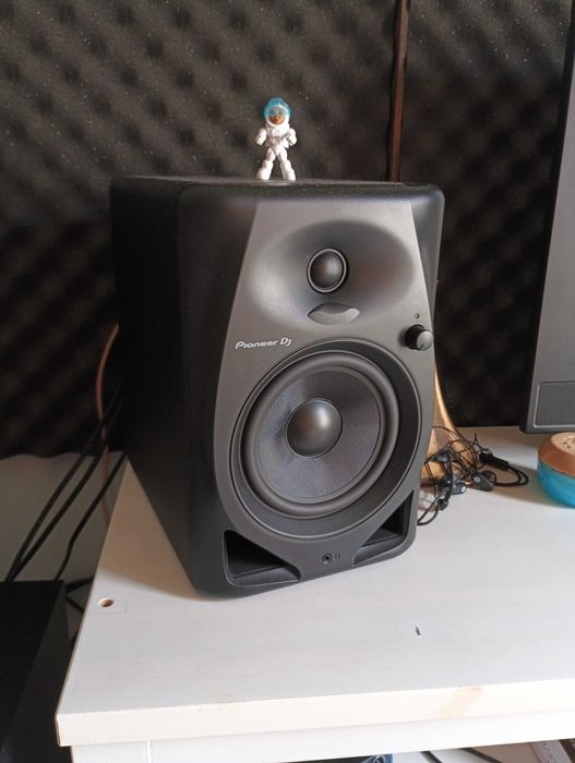 Colunas de estúdio seminovas