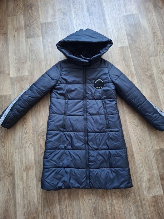 Куртка на дівчинку