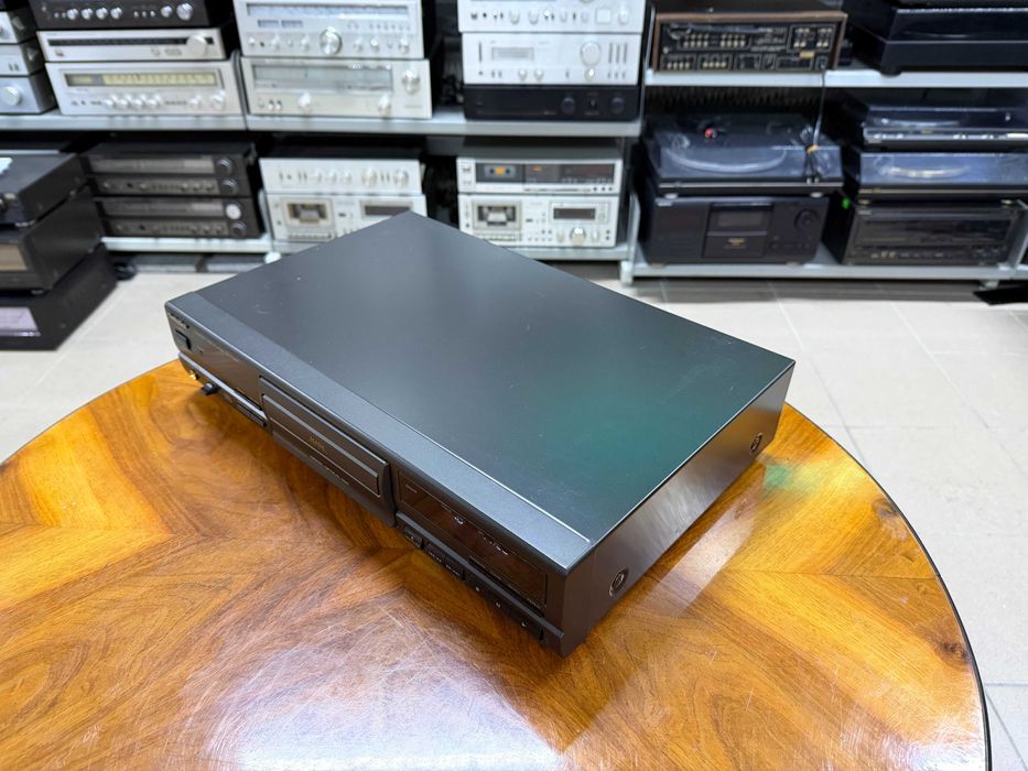 Odtwarzacz płyt CD Technics SL-PG490 Audio Room