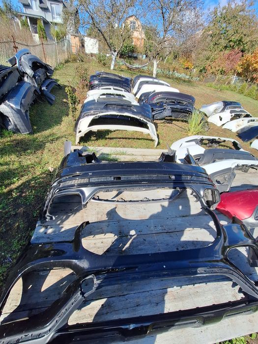 Бампер , бампер передній , задній.