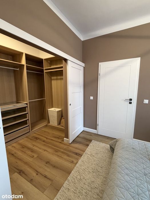 2 Pokoje / 53,7 M2 / Oddzielna Kuchnia / Garderoba / 1 Piętro