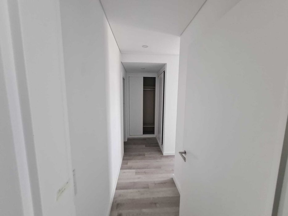 Excelente apartamento T3 semi-novo para arrendamemto