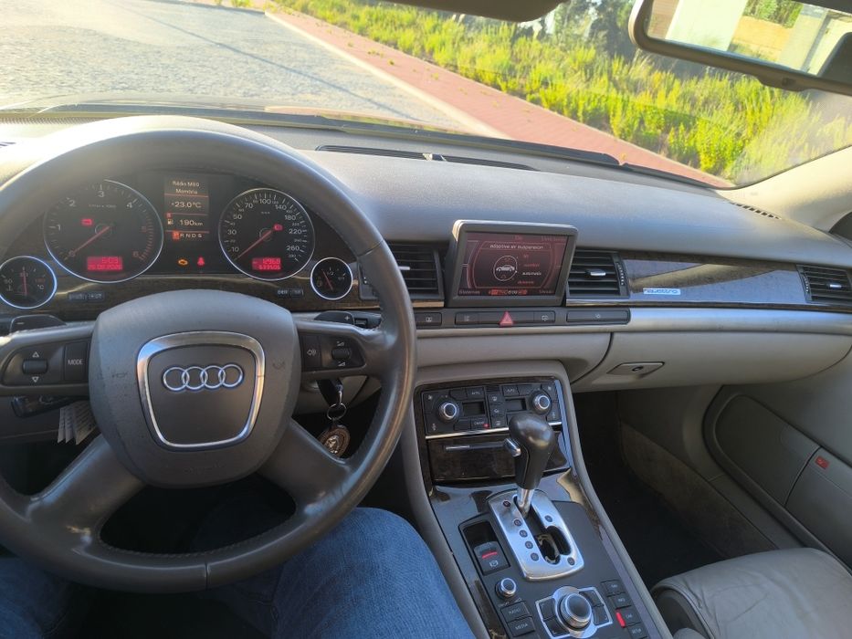 Audi A8 V6 3.0 QUATTRO