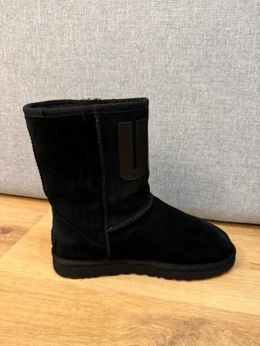 UGG Classic Short Ugg Rubber Logo 39 śniegowce damskie botki zimowe