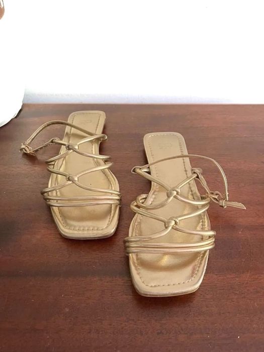 Sandálias Douradas Parfois 37 Minimalistas de Tiras Finas