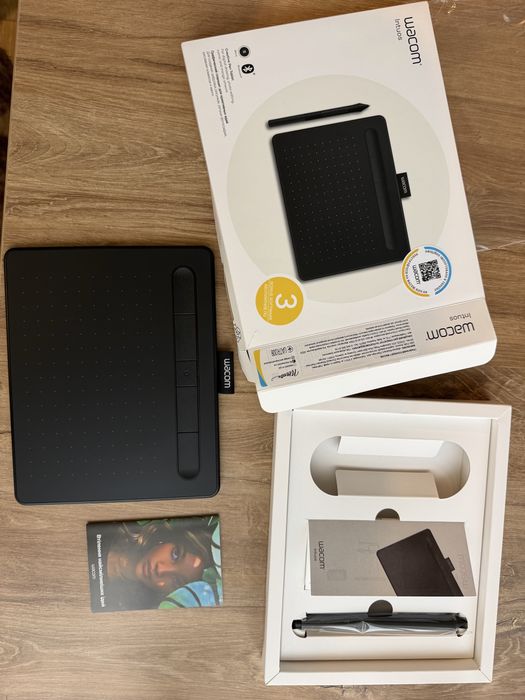 Графічний планшет Wacom Intuos