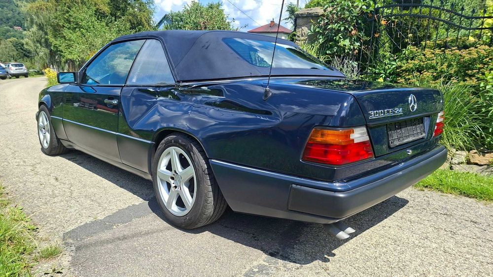 Mercedes 300 CE-24 Rok 1992.