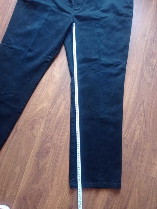 Spodnie jeansowe meskie Nowe 63