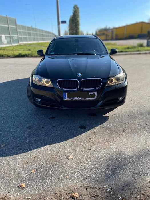 BMW 320i Panorama dach.