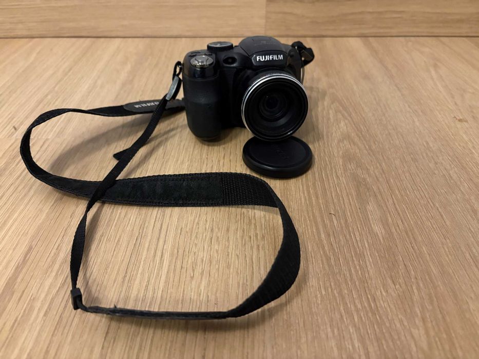 aparat fujifilm finepix s1800