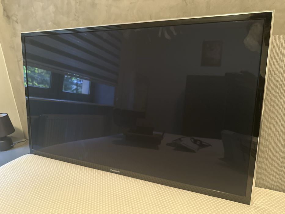 Telewizor plazmowy Panasonic TX-P50ST60E  stan idealny