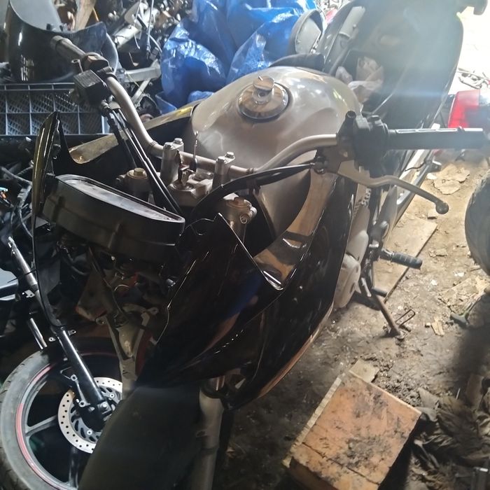 Honda Varadero 125 xl licznik kufer stelaż lampa lagi felga koła plastiki czasza moduł gaźniki wiązka bak kierownica wydech kolektor regulator silnik