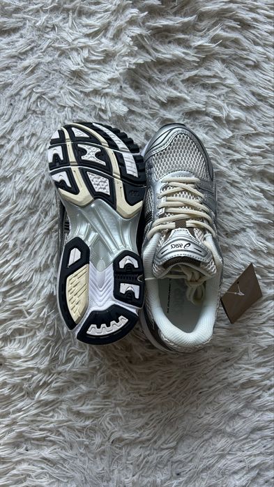 Asics Kayano 14