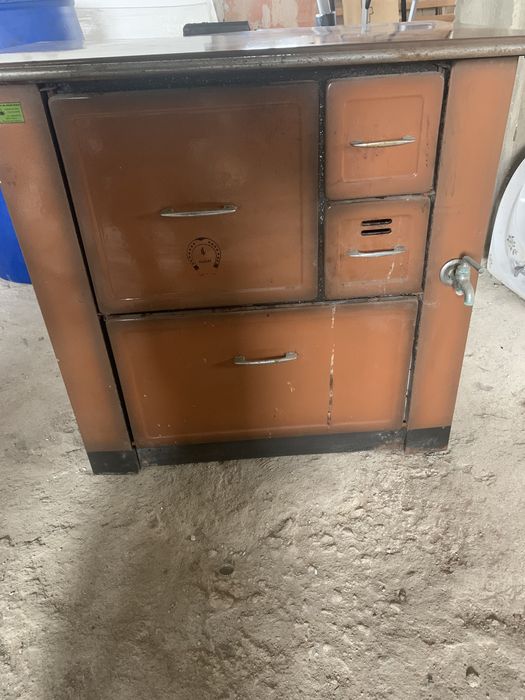 Fogão antigo em bom estado