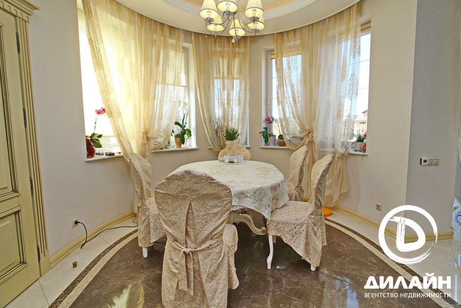 Двухэтажный, 3-х уровневый дом. Бабурка.