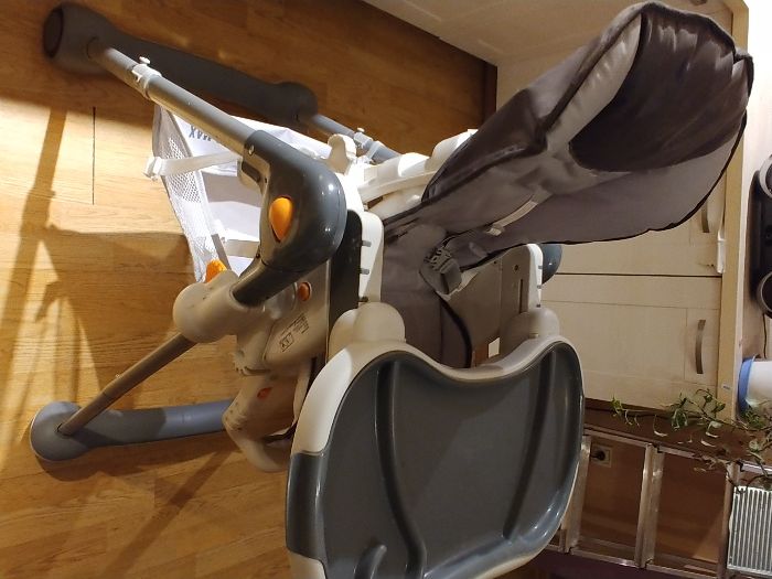 Krzesełko do karmienia CONECO BRAZZI C08