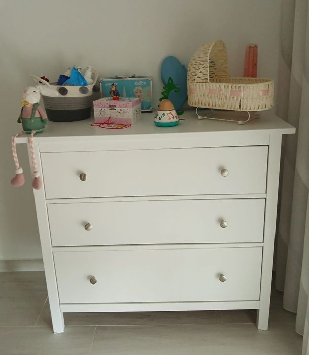 Cómoda tipo IKEA usado