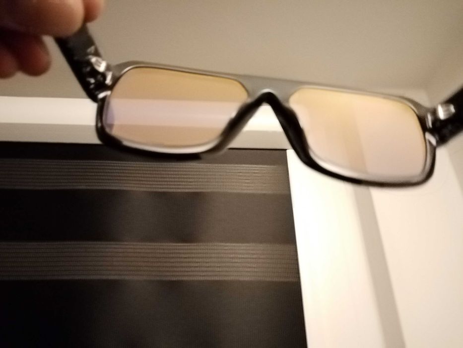 Okulary przeciwsłoneczne PRADA , czarne i fioletowe szkła