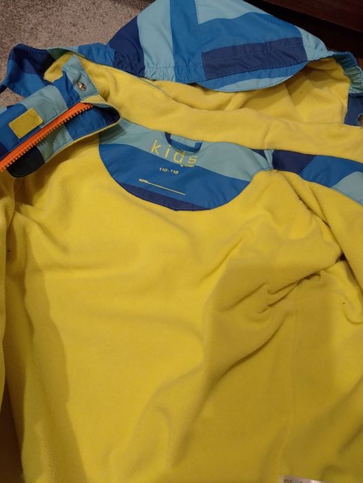 Дитяча курточка вітровка