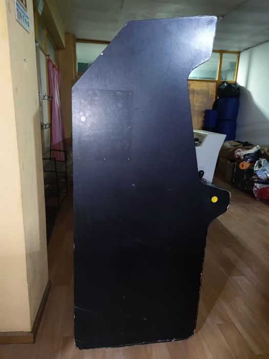 1990s arcade machine64170794607619122