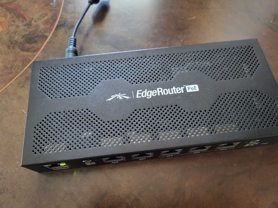 Edge router POE 5 Ubiquiti stan bardzo dobry, oryginalny zasilacz