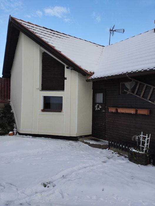 wynajmę niezależny dom małżeństwu lub osobie samotnej o pow. 45 m.kw.