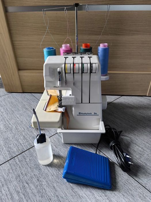 Maszyna do szycia overlock Husqvarna