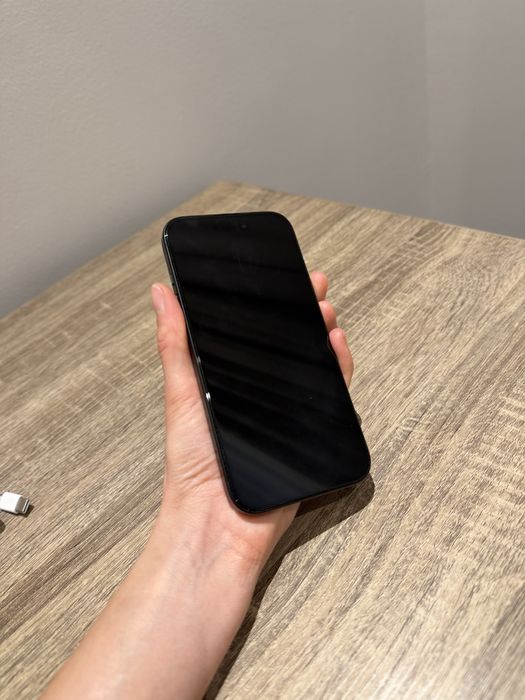 iPhone 15, 256 GB, Black — ідеальний стан.