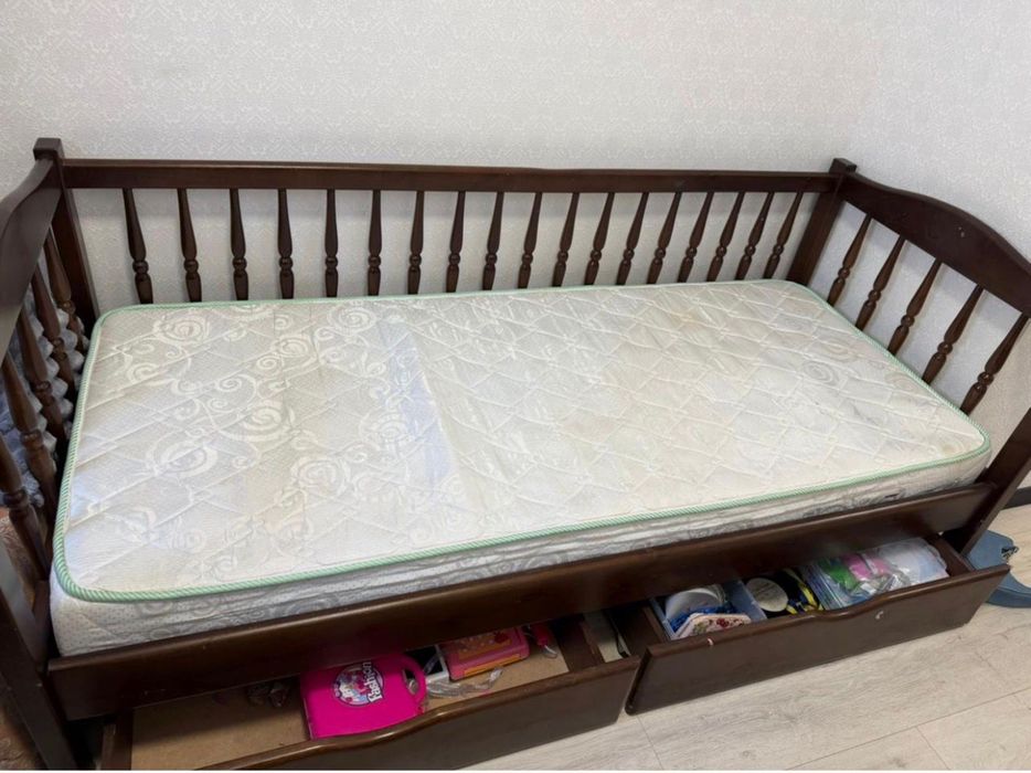 Продам  дитячу кровать із матрасом