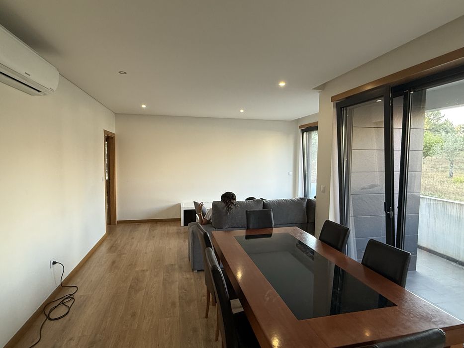 Aluga se quarto com wc privativo a caloiro de gestao