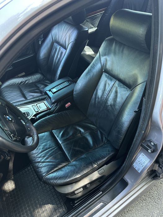 Sprzedam przednie fotele elektryczne do BMW E39.