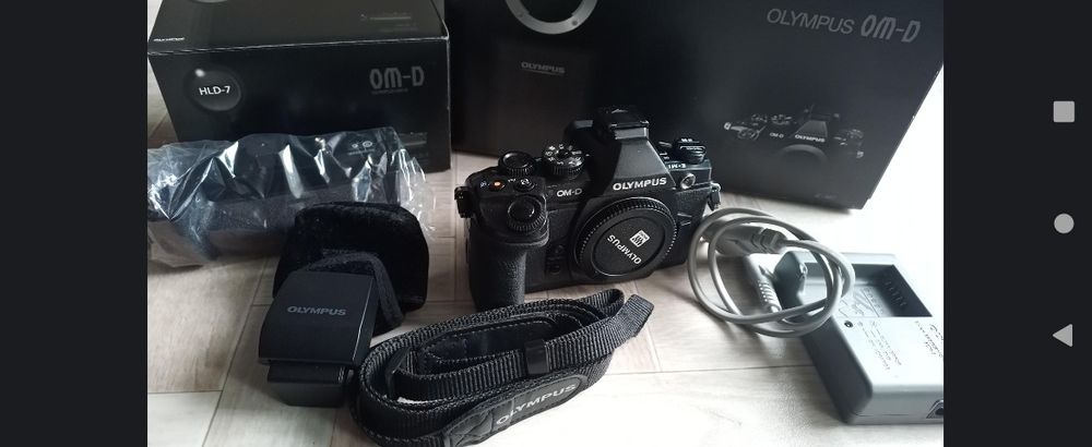 O L Y M P U S   OMD EM1 MK1 /// Tel 663.706.027